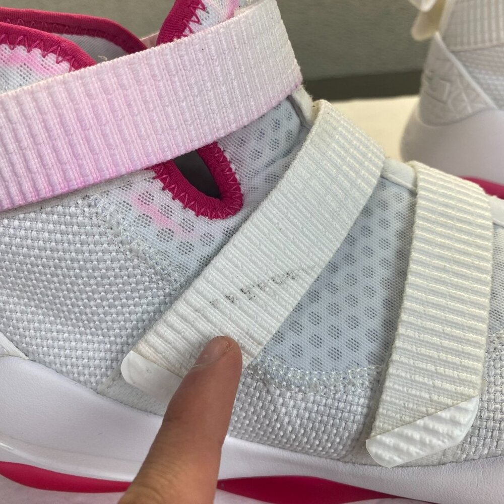 Nike Lebron Soldier 11 Youth 7Y Kay Yow GS Shoes 918369-102 White Pink Cancer - Picture 10 of 15